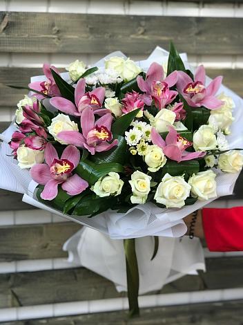 Букет цветов из: Розы и Хризантемы в Кунашак