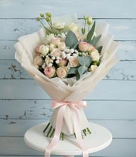 Букет цветов из:  Розы и Лизиантусы в Кунашак