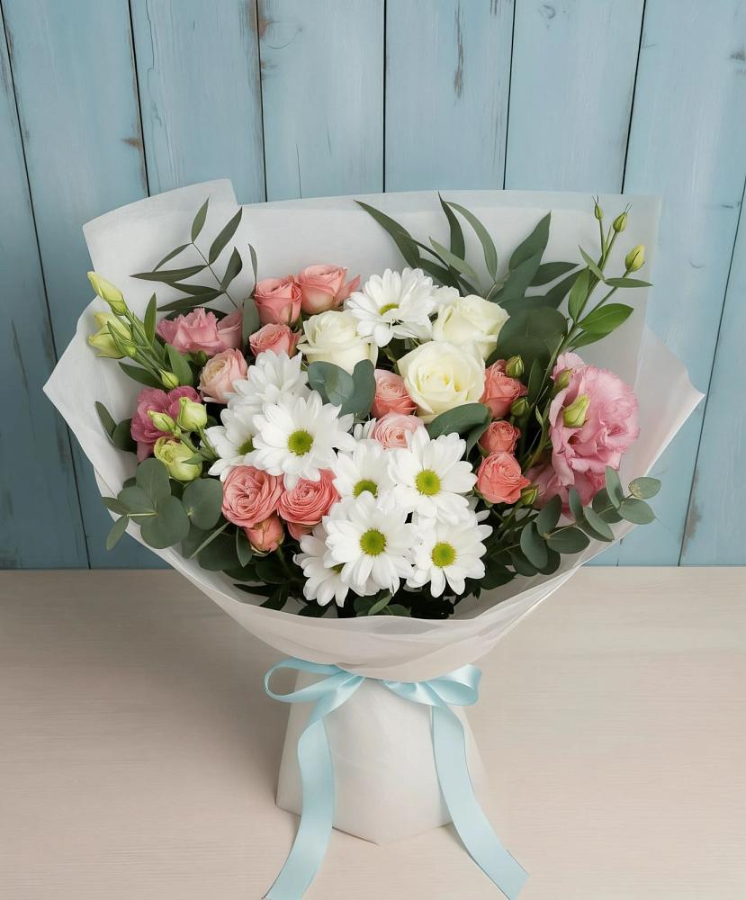 Букет цветов из: Розы, Лизиантусы и Хризантемы в Кунашак