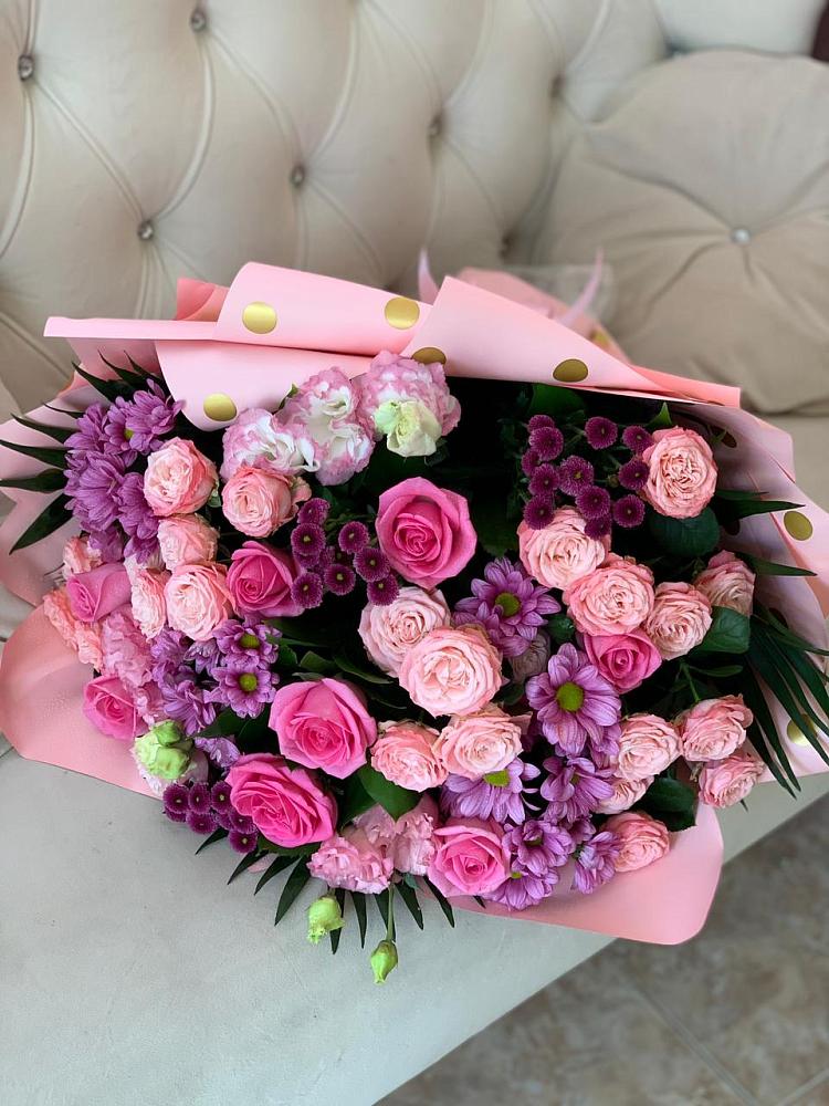 Букет цветов из: Хризантемы, Розы и Лизиантусы в Кунашак