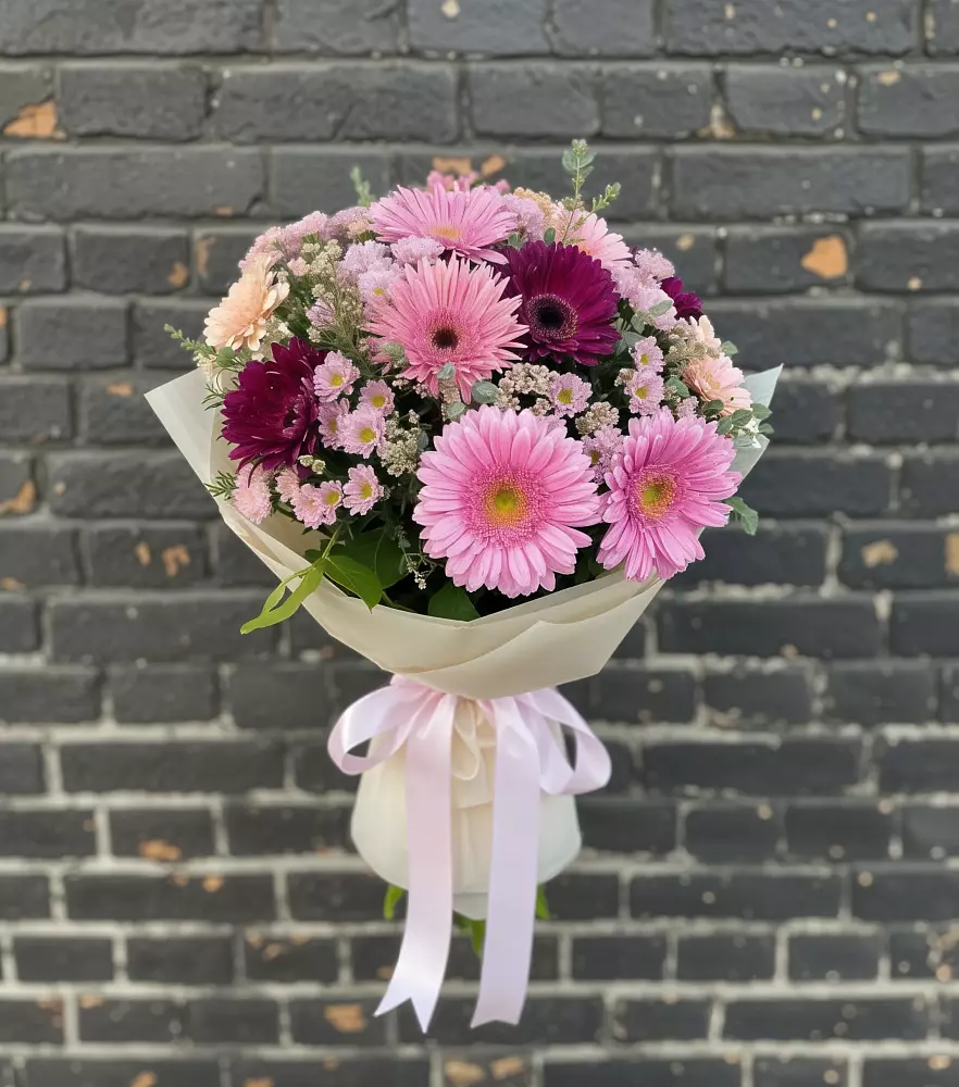 Букет цветов из: Герберы и Хризантемы в Кунашак