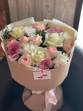 Букет цветов из: Орхидеи, Розы и Гвоздики в Кунашак