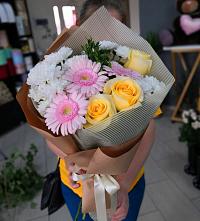 Букет цветов из:  Герберы, Розы и Хризантемы в Кунашак