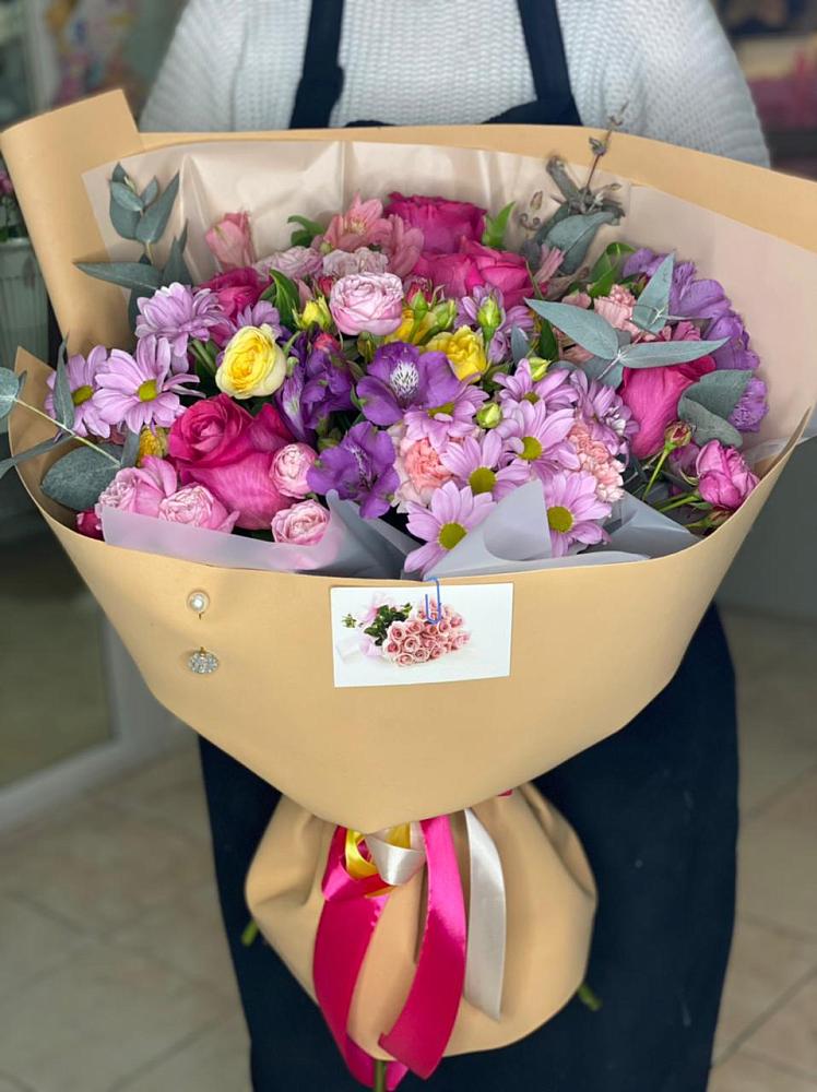 Букет цветов из: Хризантемы, Гвоздики и Альстромерии в Кунашак