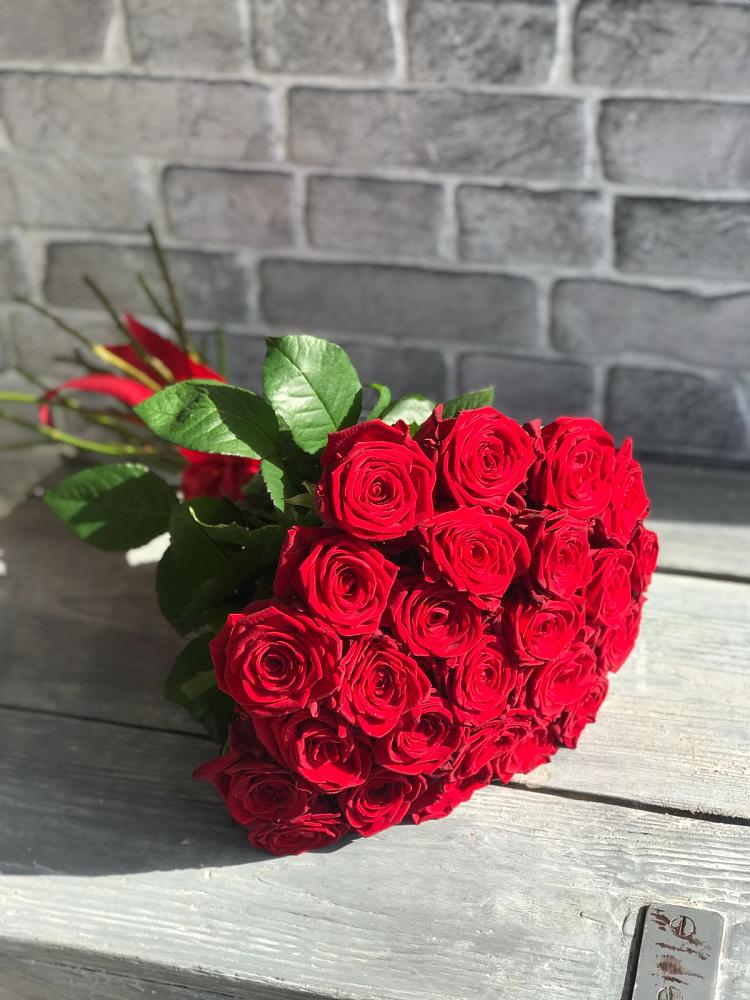 Букет Красные розы Фридом в Кунашак