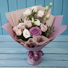 Букет цветов из:  Розы и Лизиантусы в Кунашак