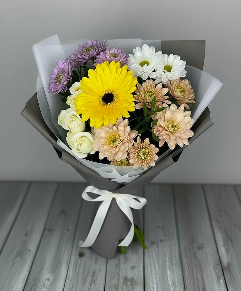 Букет цветов из: Розы, Герберы и Хризантемы в Кунашак