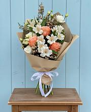 Букет цветов из:  Альстромерии, Лизиантусы, Розы и Хризантемы #REPLACE_PRED# Кунашак