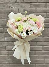 Букет цветов из:  Гвоздики, Розы, Лизиантусы и Хризантемы в Кунашак