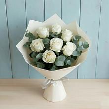 Букет Белые розы в Эвкалипте в Кунашак