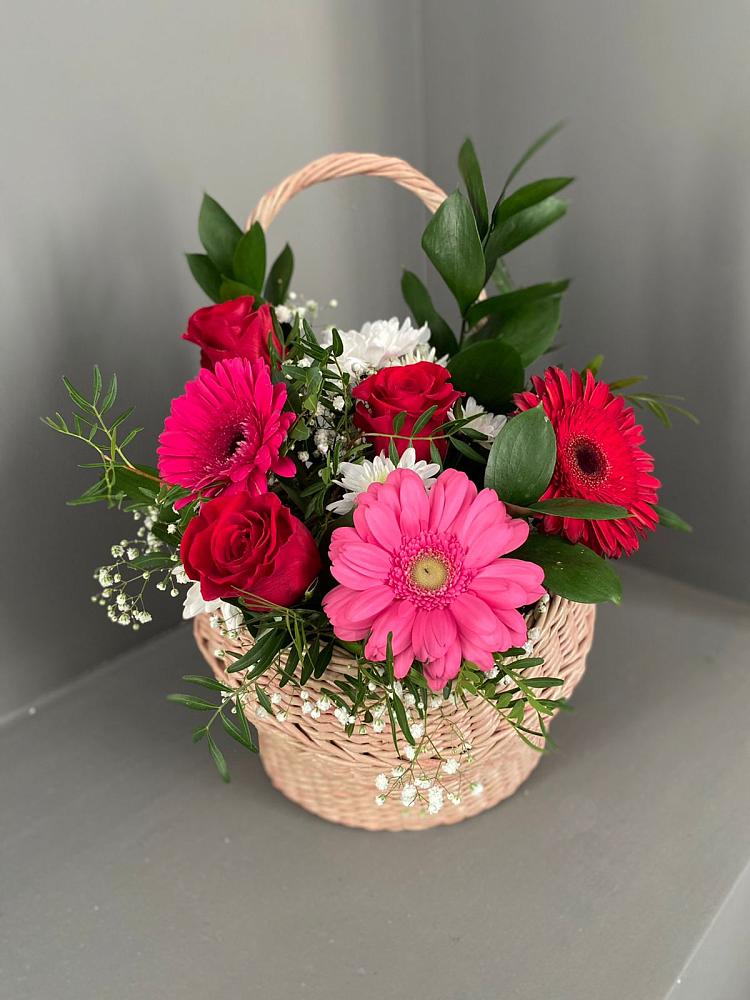 Цветочная композиция из Розы, Хризантемы и Герберы в корзине в Кунашак