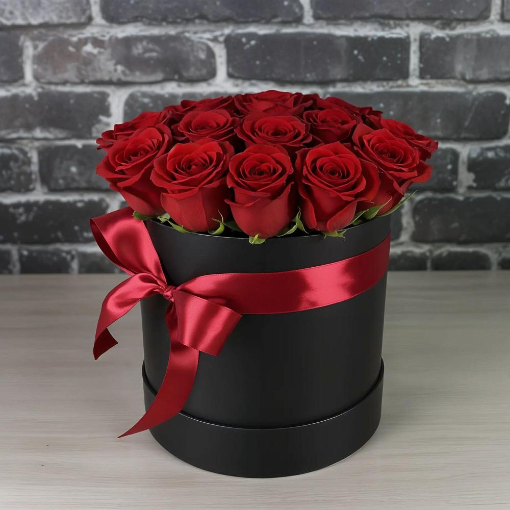 Цветочная композиция из Розы в шляпной коробке в Кунашак